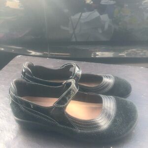 Naot Kirei Black Suede Patent Leather Combo Mary Jane Shoe Size 38 US 7
